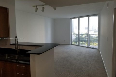 Condominio en venta en Miami, Florida, 1 dormitorio, 78.6 m2 № 1074191 - foto 5