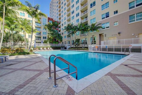 Condominio en alquiler en Miami, Florida, 2 dormitorios, 91.42 m2 № 1397603 - foto 27