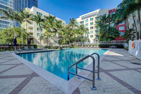 Condominio en alquiler en Miami, Florida, 2 dormitorios, 91.42 m2 № 1397603 - foto 26