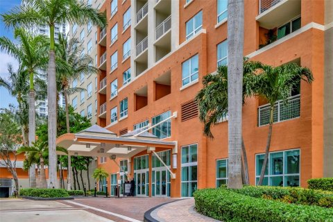 Condominio en alquiler en Miami, Florida, 2 dormitorios, 91.42 m2 № 1397603 - foto 23