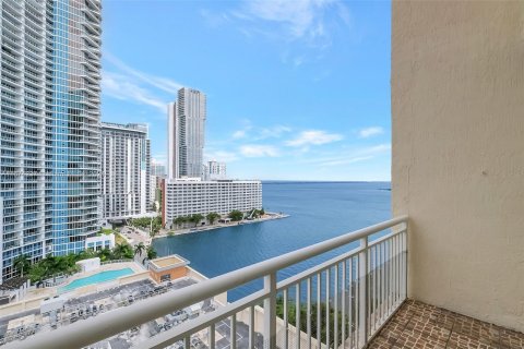 Condominio en alquiler en Miami, Florida, 2 dormitorios, 91.42 m2 № 1397603 - foto 2