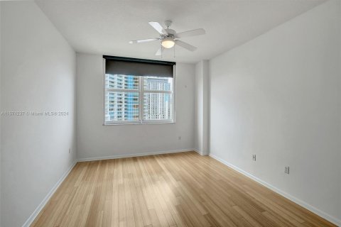 Condominio en alquiler en Miami, Florida, 2 dormitorios, 91.42 m2 № 1397603 - foto 12