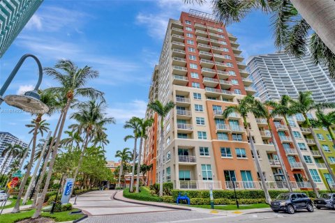 Condominio en alquiler en Miami, Florida, 2 dormitorios, 91.42 m2 № 1397603 - foto 22