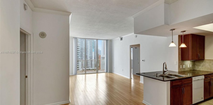 Condominio en Miami, Florida, 2 dormitorios  № 1397603