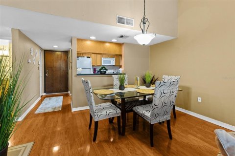 Condominio en venta en Tampa, Florida, 1 dormitorio, 75.62 m2 № 1391444 - foto 11