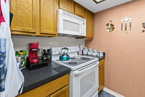 Condo in Tampa, Florida, 1 bedroom  № 1391444 - photo 17