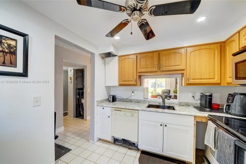 Condominio en venta en Dania Beach, Florida, 1 dormitorio, 74.32 m2 № 1033192 - foto 9