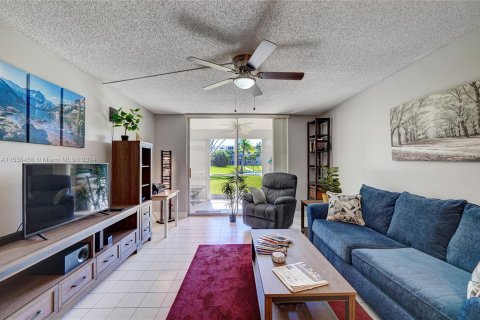 Condominio en venta en Dania Beach, Florida, 1 dormitorio, 74.32 m2 № 1033192 - foto 1