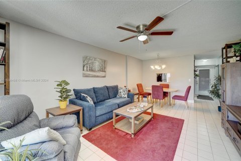 Condominio en venta en Dania Beach, Florida, 1 dormitorio, 74.32 m2 № 1033192 - foto 4