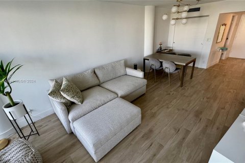 Condominio en venta en Miami Beach, Florida, 67.45 m2 № 1331516 - foto 9