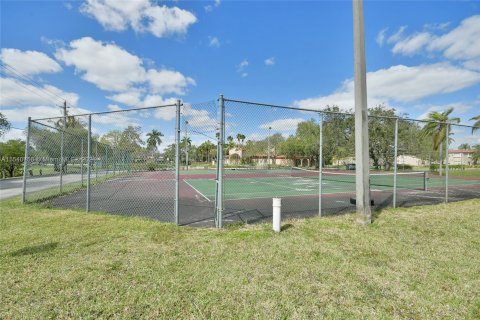 Condo in Pembroke Pines, Florida, 1 bedroom  № 1033602 - photo 18