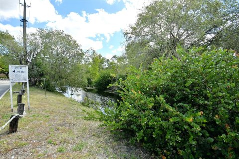 Condo in Pembroke Pines, Florida, 1 bedroom  № 1033602 - photo 21