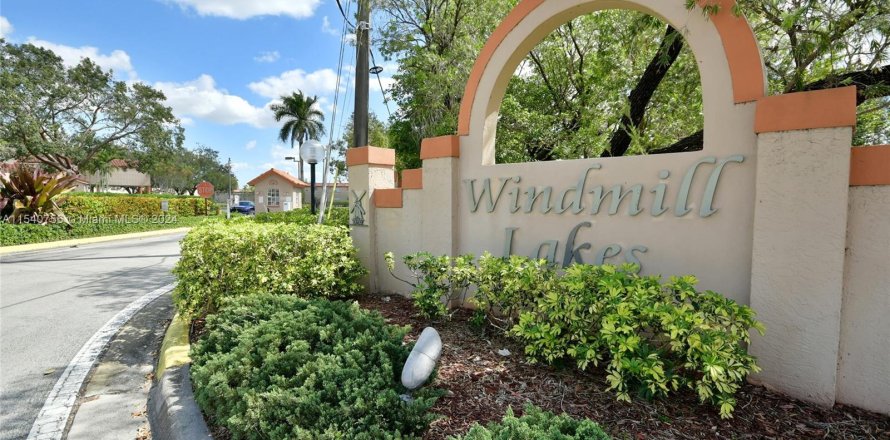 Condo in Pembroke Pines, Florida, 1 bedroom  № 1033602