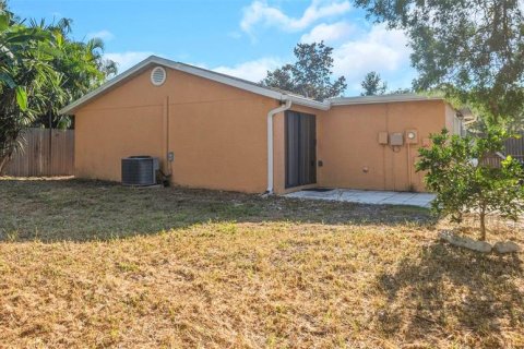 Villa ou maison à vendre à New Port Richey, Floride: 2 chambres, 92.16 m2 № 1340591 - photo 3