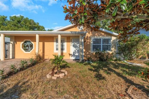 Casa en venta en New Port Richey, Florida, 2 dormitorios, 92.16 m2 № 1340591 - foto 1