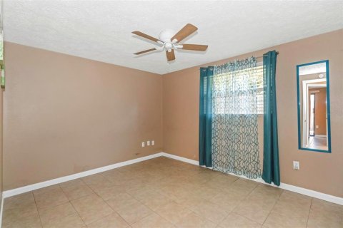 House in New Port Richey, Florida 2 bedrooms, 92.16 sq.m. № 1340591 - photo 13