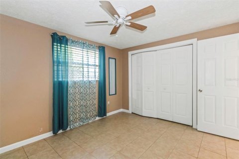 House in New Port Richey, Florida 2 bedrooms, 92.16 sq.m. № 1340591 - photo 15