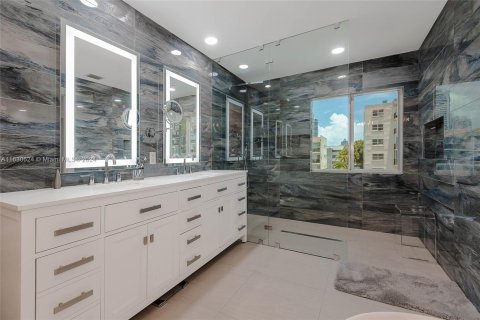 Condominio en venta en North Miami Beach, Florida, 3 dormitorios, 280.56 m2 № 1309212 - foto 15