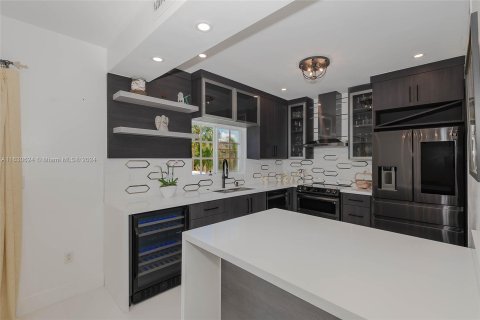 Copropriété à vendre à North Miami Beach, Floride: 3 chambres, 280.56 m2 № 1309212 - photo 7