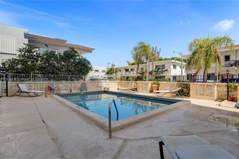 Condo in Miami Beach, Florida, 1 bedroom  № 1294150 - photo 7