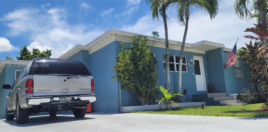 Villa ou maison à Hialeah, Floride 4 chambres, 140.28 m2 № 1292221