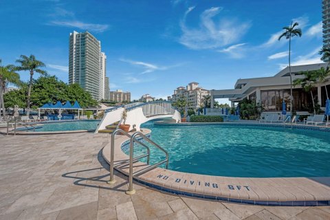 Condo in Aventura, Florida, 3 bedrooms  № 1396749 - photo 5