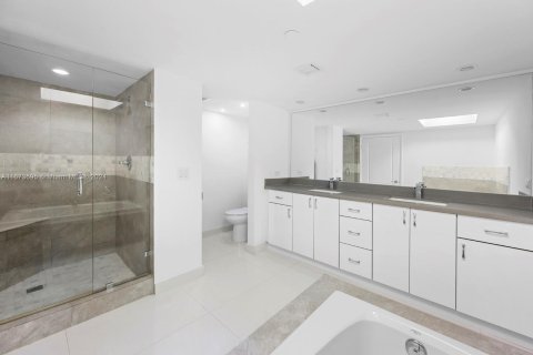 Condo in Aventura, Florida, 3 bedrooms  № 1396749 - photo 19