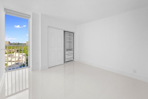 Condo in Aventura, Florida, 3 bedrooms  № 1396749 - photo 14