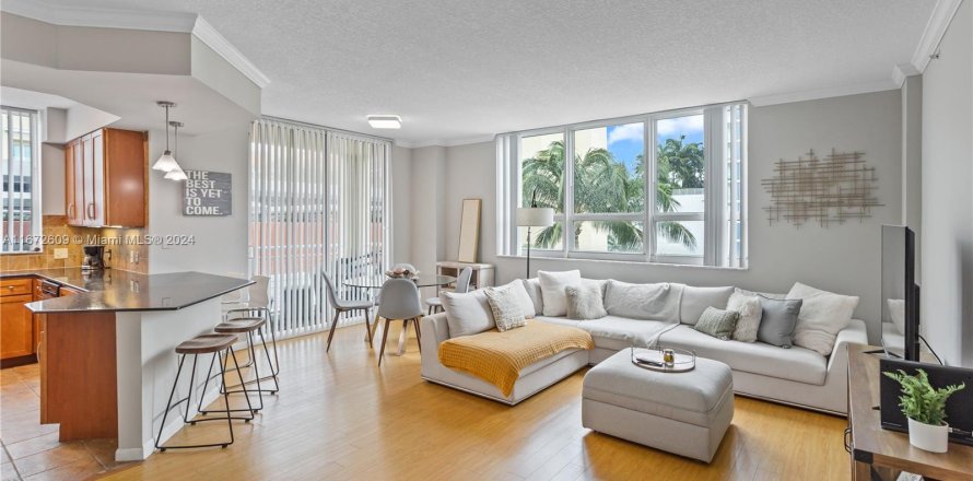 Condo in Miami, Florida, 2 bedrooms  № 1396745