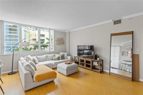 Condominio en venta en Miami, Florida, 2 dormitorios, 89.56 m2 № 1396745 - foto 3