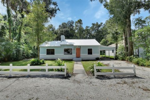 Villa ou maison à vendre à DeLand, Floride: 4 chambres, 148.27 m2 № 1386700 - photo 1