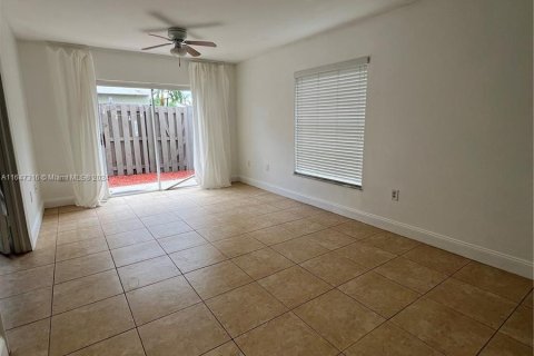 Copropriété à vendre à Pembroke Pines, Floride: 1 chambre, 56.67 m2 № 1347872 - photo 5