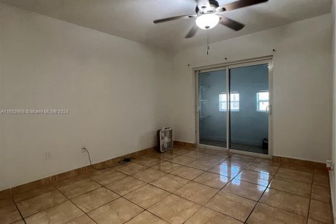 Copropriété à vendre à Hialeah, Floride: 2 chambres, 70.61 m2 № 1347791 - photo 13