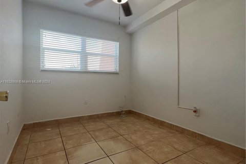 Copropriété à vendre à Hialeah, Floride: 2 chambres, 70.61 m2 № 1347791 - photo 17