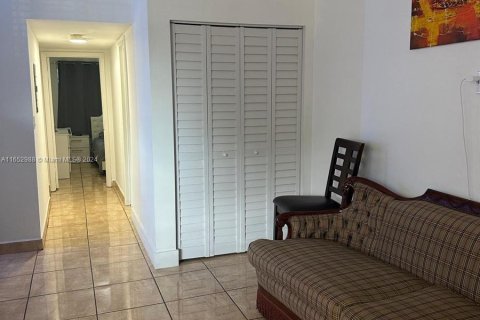 Copropriété à vendre à Hialeah, Floride: 2 chambres, 70.61 m2 № 1347791 - photo 9