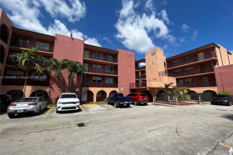 Copropriété à vendre à Hialeah, Floride: 2 chambres, 70.61 m2 № 1347791 - photo 2