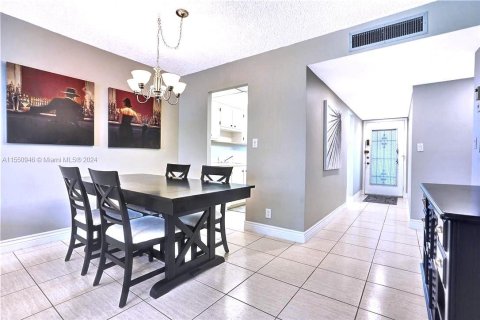 Copropriété à vendre à Lauderdale Lakes, Floride: 2 chambres, 89.19 m2 № 1067968 - photo 5