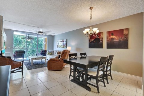 Condo in Lauderdale Lakes, Florida, 2 bedrooms  № 1067968 - photo 7