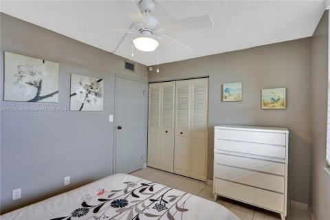 Copropriété à vendre à Lauderdale Lakes, Floride: 2 chambres, 89.19 m2 № 1067968 - photo 23
