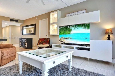 Copropriété à vendre à Lauderdale Lakes, Floride: 2 chambres, 89.19 m2 № 1067968 - photo 10