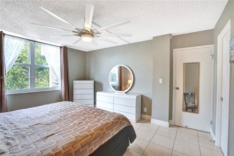 Condominio en venta en Lauderdale Lakes, Florida, 2 dormitorios, 89.19 m2 № 1067968 - foto 13