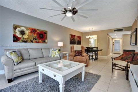 Condominio en venta en Lauderdale Lakes, Florida, 2 dormitorios, 89.19 m2 № 1067968 - foto 8