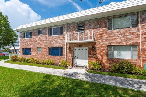 Copropriété à vendre à Pompano Beach, Floride: 2 chambres, 86.4 m2 № 1038333 - photo 11