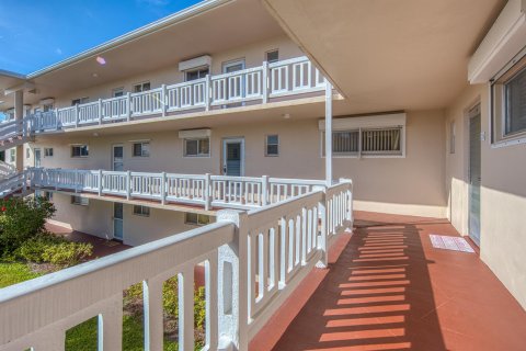 Copropriété à vendre à Palm Springs, Floride: 2 chambres, 83.05 m2 № 1038334 - photo 12