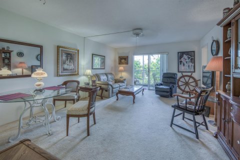 Condo in Palm Springs, Florida, 2 bedrooms  № 1038334 - photo 30