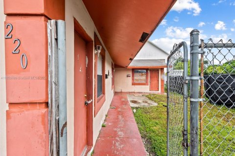 Immobilier commercial à vendre à Pompano Beach, Floride: 146.6 m2 № 1357001 - photo 1