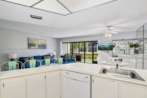 Condo in Jupiter, Florida, 1 bedroom  № 1330996 - photo 9