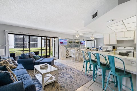 Condo in Jupiter, Florida, 1 bedroom  № 1330996 - photo 4