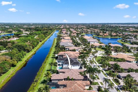 House in Delray Beach, Florida 5 bedrooms, 447.79 sq.m. № 1075808 - photo 6