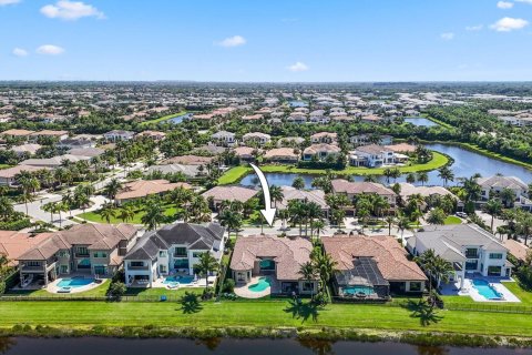 House in Delray Beach, Florida 5 bedrooms, 447.79 sq.m. № 1075808 - photo 7